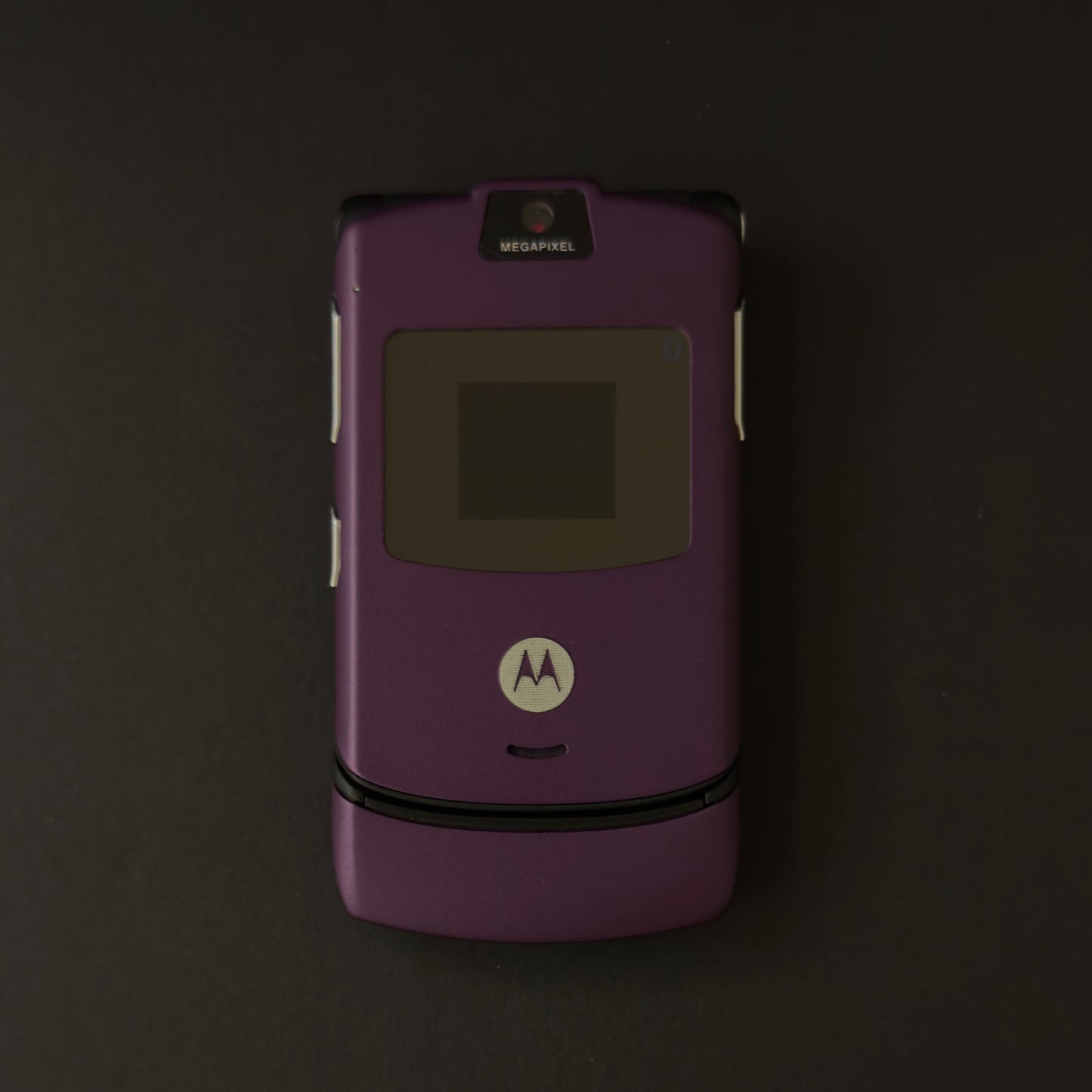 Motorola RAZR V3 Retro Flip Phone (like new)